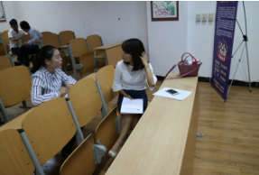 黄总监现场面试学生