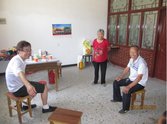 宣传政策、沟通就业,与家长相谈甚欢